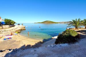 Family-friendly apartments with swimming pool Razanj, Rogoznica - 24214