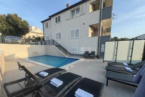 Family-friendly apartments with swimming pool Razanj, Rogoznica - 24214