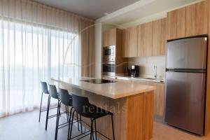 Luxury 2BR 2BA Ocean view 200m from beach