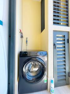 Golden Sunset apartment - Sea & Fireworks Retreat