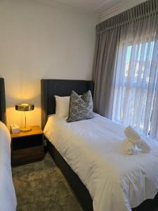 Cozy, Homely Sandton Condo