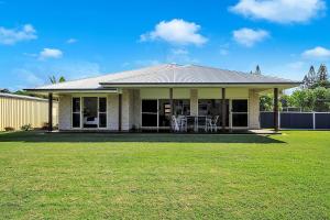 Elliott on the Rocks