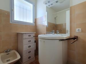 Maisons de vacances Maison agreable entre mer et campagne, proche plage et centre-ville, animaux permis - FR-1-476-98 : photos des chambres