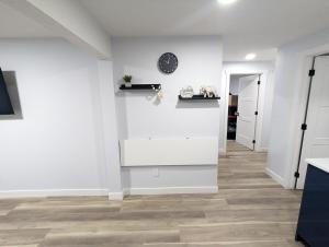 Chic 2BR Suite with Kitchen, Laundry, Near Elk Island & West Edmonton Mall