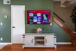 Riverside Retreat Near 5 Points