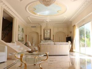 Villa de Maître 6 Chambres avec Piscine et Jacuzzi - FR-1-768-119