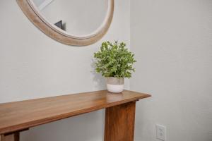 The Flats on Florida St - Super Comfy 2-Bedroom Apartments