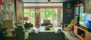 Rumah TONTON, Charming cottage in a pop-art atmosphere