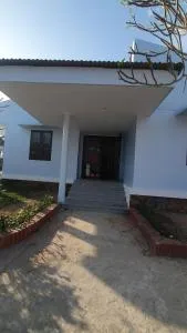 Homstay Nhà Hàng Khách Sạn Trà Cổ - Trà Cổ