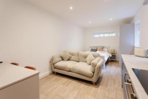 2 BR City Cent Apt with Terrace