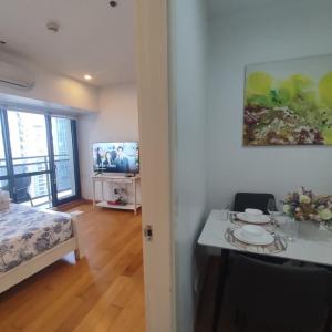1BR in Makati Prime Location