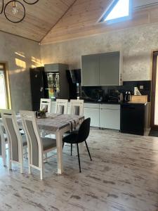 Mazury Przyjazny Dom w Leleszkach z gorącą balią