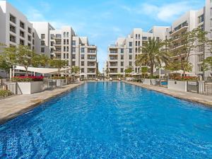The Town Square Suite Luxury 2BR Near Qudra Lake