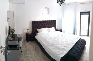 House of Roses Galati
