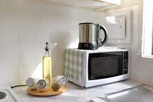 Cozy Hommee In Between CBD & Airport - Free Parking & Self Check-In