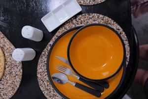 Cozy Hommee In Between CBD & Airport - Free Parking & Self Check-In