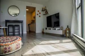 Luxury Ocean view Apartment- Heart of Yaletown Downtown Vancouver