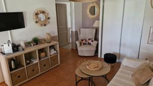 mini villa 72, résidence avec piscine.