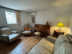 Provençal villa with pool