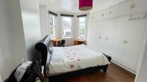 Westbourne bedroom for single occupancy in shared house min 1 month