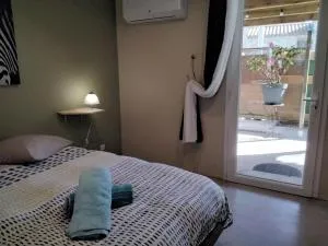 Chambre terrasse et parking privés 400 m du marché VALLON - 萨拉瓦