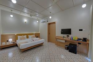 Villa Euphoria Resort at Statue of Unity