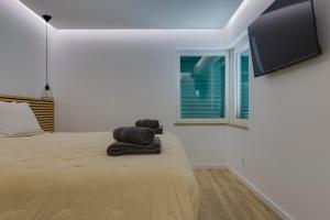 VILASOL - "Captains Retreat" for 4 with AC facing the gardens & Pool