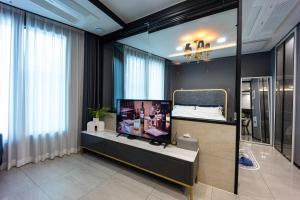 1 minute to the beach! Free parking! Sauna and gym