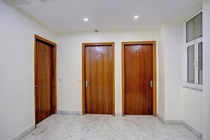 Townhouse Merriment Near ISKCON Temple Noida