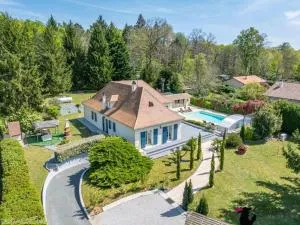 Magnifique villa avec gîte indépendant et parc paysager, havre de paix en Périgord! - 朗布拉