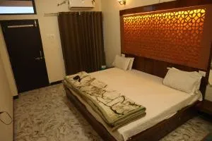 Malhotra Resort - Ratlām