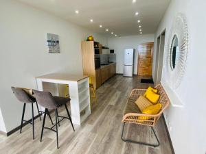 Cozy Seaview Penthouse