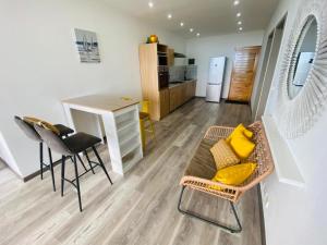 Cozy Seaview Penthouse