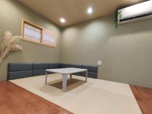 11全新装修 2室1厅1浴室1卫生间 设施齐全 最大6人 2 rooms 1dining room 2bathrooms 2toilets Max 6P 免费无线网络