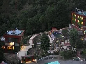 Aamari Resort - Алмора