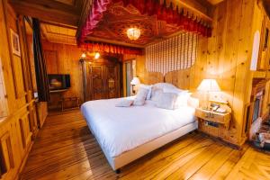 Hotels Les Violettes Hotel & Spa : photos des chambres