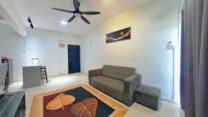 2-5pax Sunshine BeachFront, Wifi, 50"TV, FREE PARKING & POOL