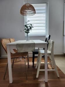 Apartment Endorfin - Modern apartment close to airport