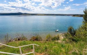 Cozy Apartment In Posedarje With Wifi