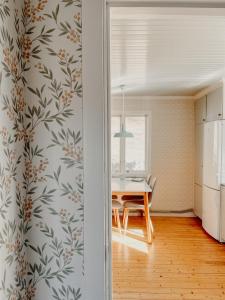 Charming house with wood stove near lake