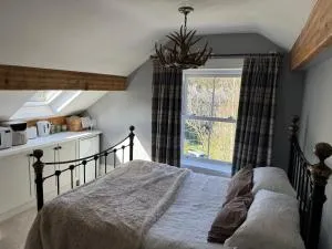 Chalfont - Nicker Brow - Dobcross