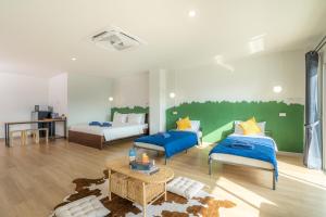 De Blue Door, Hatyai