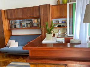 studio s balkonom 10 metara od mora