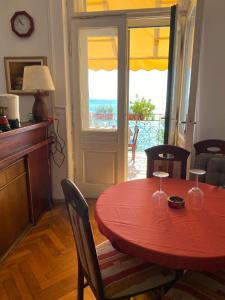 studio s balkonom 10 metara od mora