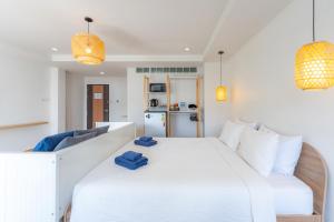 De Blue Door, Hatyai