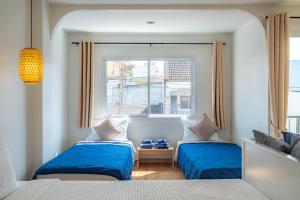 De Blue Door, Hatyai
