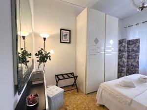 Appia Antica Rome Apartment, Subway, 12 stops Vatican, Comfort, Balcony