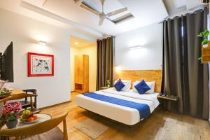 Wedlock Hotel Near Artemis Hospital