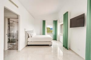 La Maison dell Oasi Luxury Villa Just Steps from Town