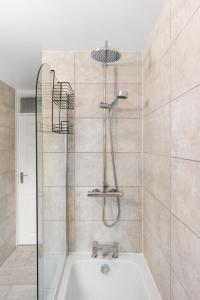 1st Floor Flat by Reading Centre Perfect for Contractors and Long-Term Stays